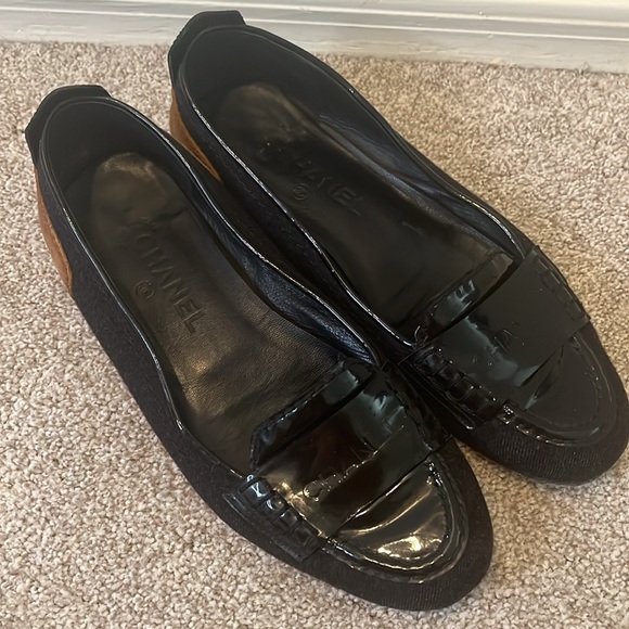 Chanel Black Patent/Grey Wool/Brown Leather Loafers, 39/8 - Picture 2 of 9